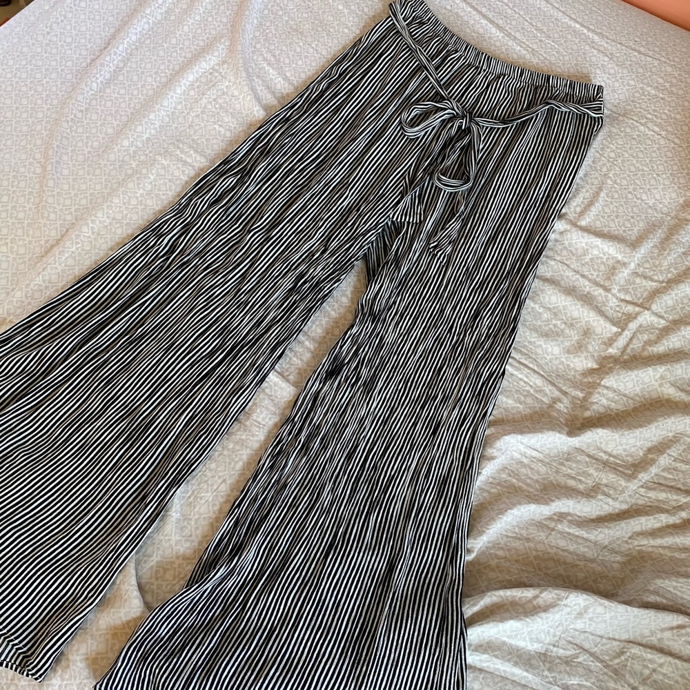Black and White Pin Stripe Flowy Pants